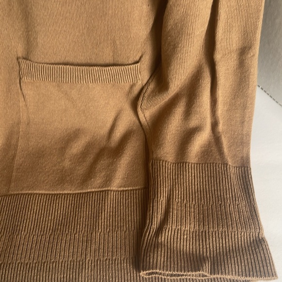 Women’s size Lrg 12-14 Tan cardigan sweater - Picture 4 of 11